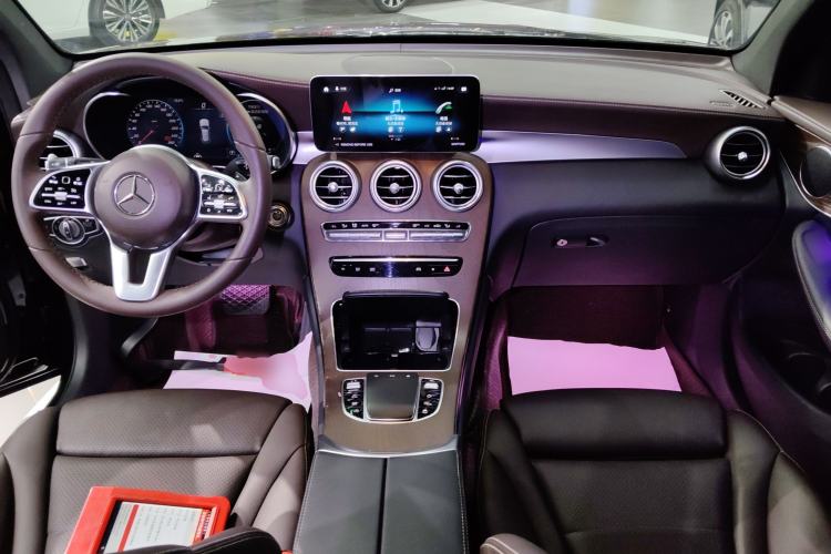 Used Mercedes-Benz GLC 2022 GLC 300 L 4MATIC Dynamic Edition Prestige Model Center Console