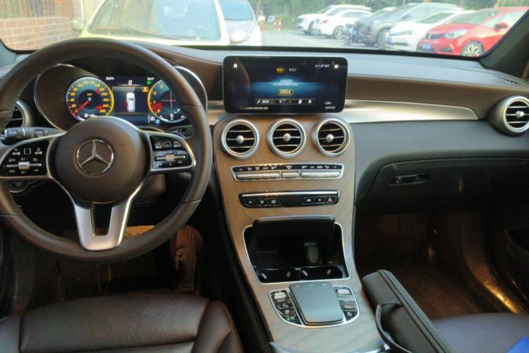 Used Mercedes-Benz GLC 2022 Refreshed GLC 300 L 4MATIC Dynamic Edition Prestige Version Center Console
