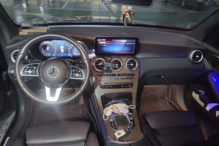 Used Mercedes-Benz GLC 2022 GLC 260 L 4MATIC Luxury Model Center Console