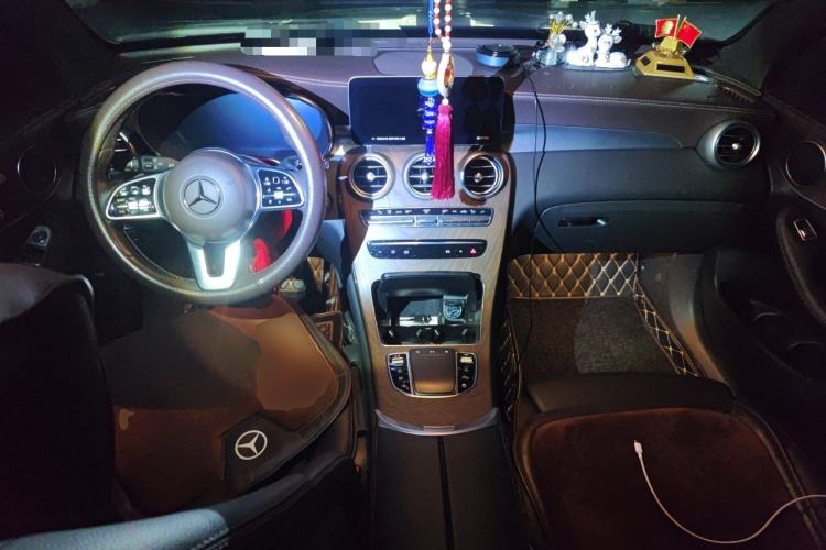 Used Mercedes-Benz GLC 2022 Facelift GLC 300 L 4MATIC Luxury Edition Center Console