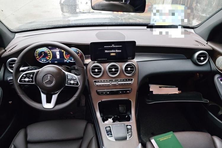 Used Mercedes-Benz GLC 2022 Refreshed GLC 300 L 4MATIC Dynamic Edition Center Console