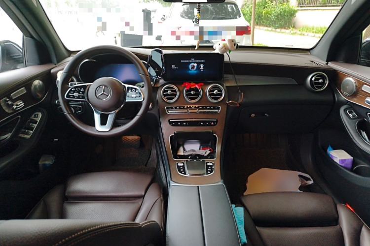 Used Mercedes-Benz GLC 2022 GLC 260 L 4MATIC Luxury Model Center Console