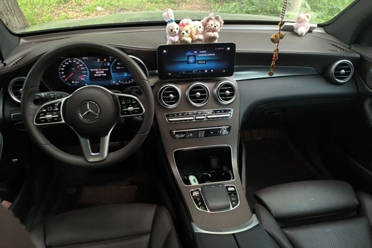 Used Mercedes-Benz GLC 2022 Second Facelift GLC 260 L 4MATIC Luxury Edition Center Console