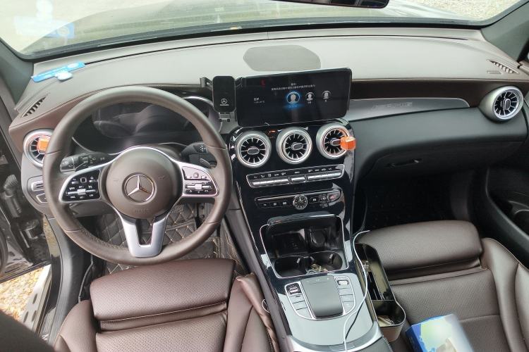 Used Mercedes-Benz GLC 2022 Refreshed GLC 260 L 4MATIC Dynamic Edition Center Console