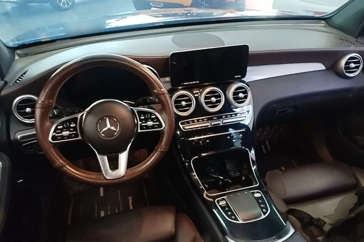 Used Mercedes-Benz GLC 2022 Facelifted GLC 260 L 4MATIC Dynamic Edition Center Console