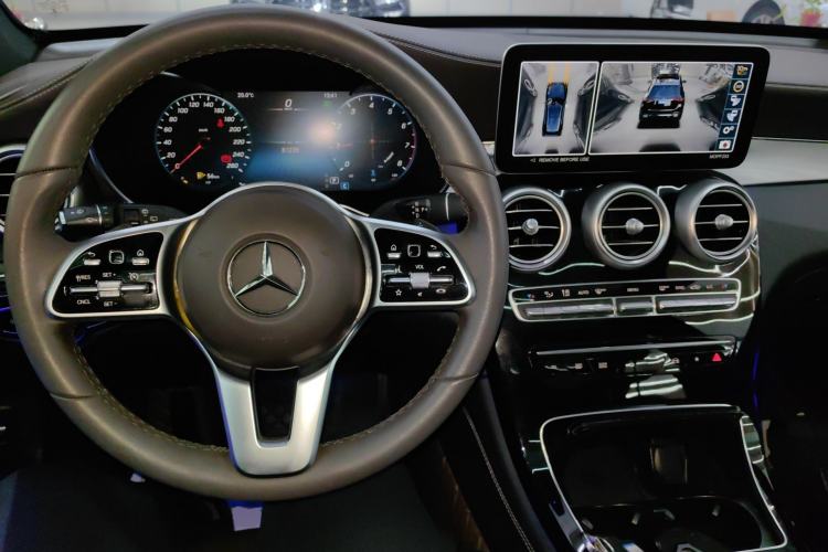 Used Mercedes-Benz GLC 2022 Refreshed GLC 260 L 4MATIC Dynamic Edition Center Console