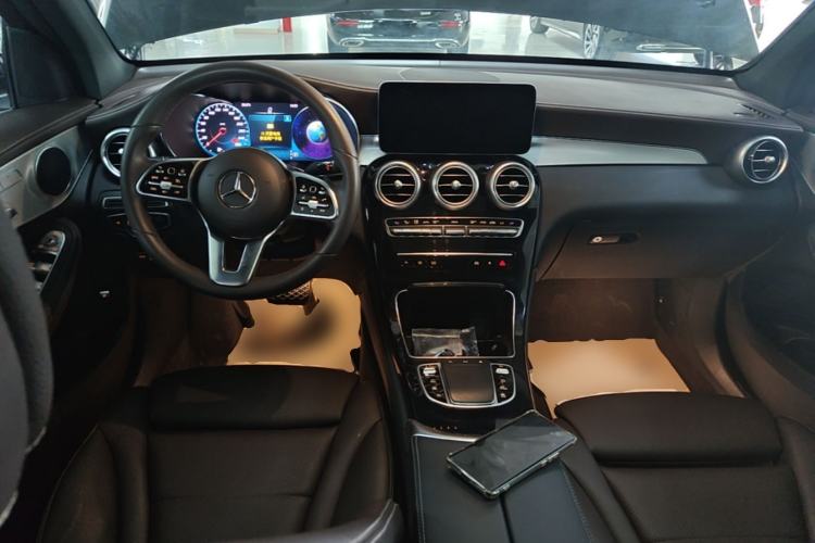 Used Mercedes-Benz GLC 2022 Facelifted GLC 260 L 4MATIC Dynamic Edition Center Console