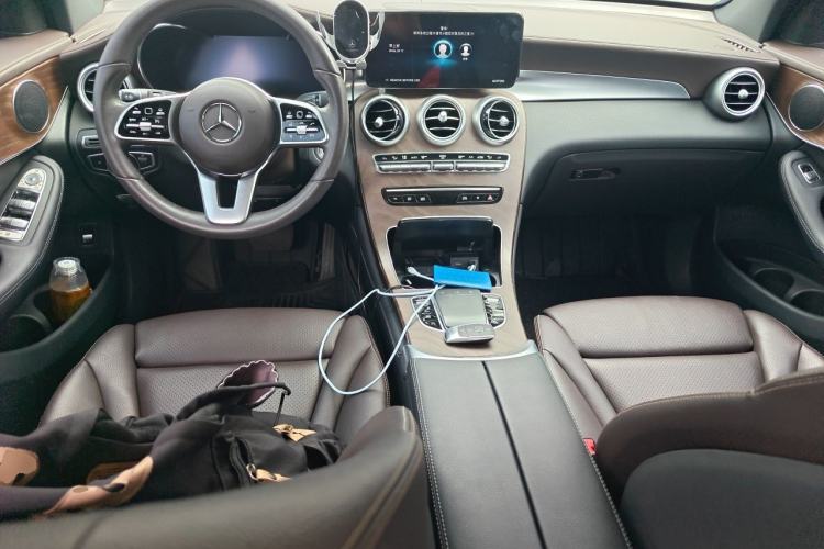 Used Mercedes-Benz GLC 2022 Facelift GLC 260 L 4MATIC Luxury Edition Center Console