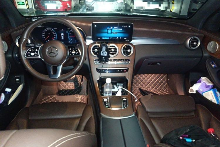 Used Mercedes-Benz GLC 2022 GLC 300 L 4MATIC Dynamic Model Center Console