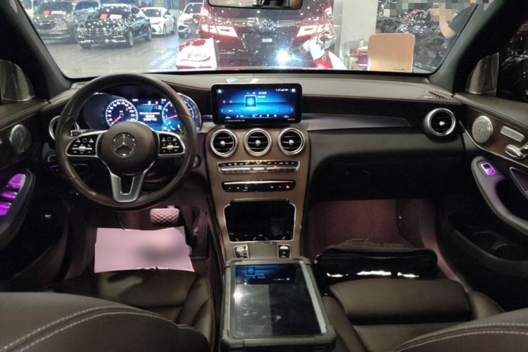 Used Mercedes-Benz GLC 2022 Facelift GLC 260 L 4MATIC Luxury Edition Center Console