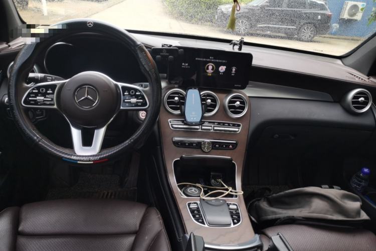 Used Mercedes-Benz GLC 2022 GLC 300 L 4MATIC Dynamic Model Center Console