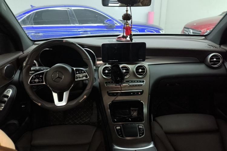 Used Mercedes-Benz GLC 2022 Facelift GLC 260 L 4MATIC Luxury Edition Center Console