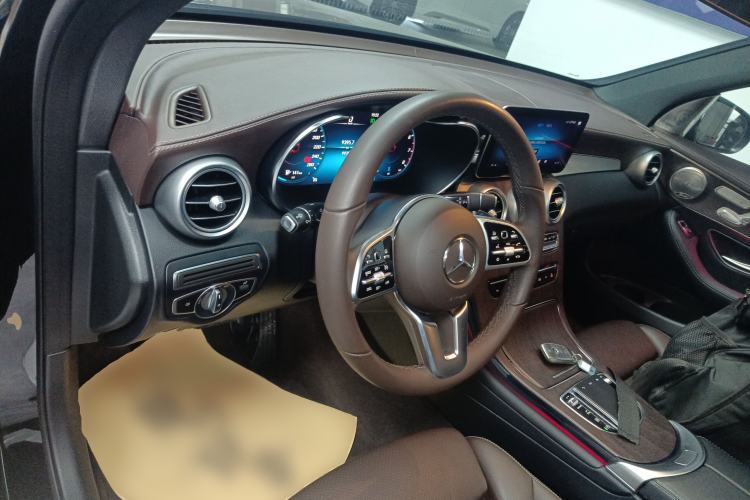 Used Mercedes-Benz GLC 2022 Facelifted GLC 260 L 4MATIC Dynamic Edition Center Console