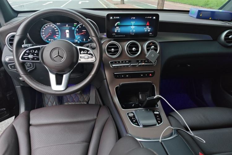 Used Mercedes-Benz GLC 2022 Second Facelift GLC 260 L 4MATIC Luxury Edition Center Console