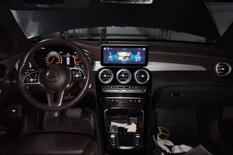 Used Mercedes-Benz GLC 2022 Refreshed GLC 260 L 4MATIC Dynamic Edition Center Console