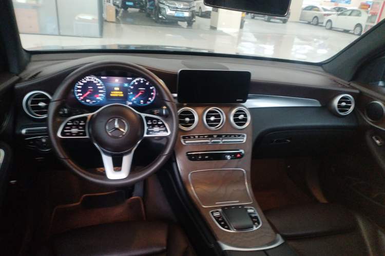Used Mercedes-Benz GLC 2022 GLC 260 L 4MATIC Luxury Model Center Console