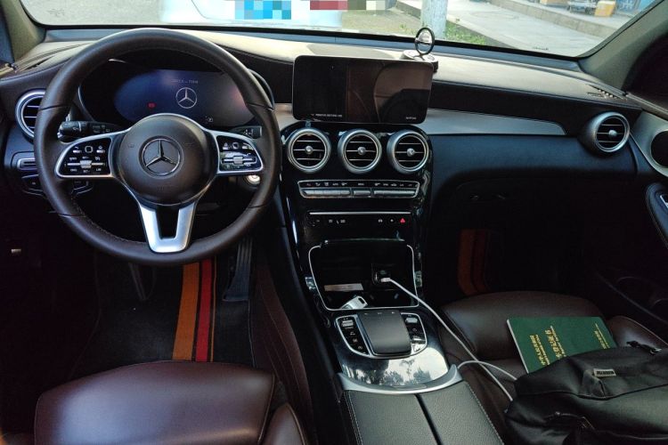 Used Mercedes-Benz GLC 2022 Facelifted GLC 260 L 4MATIC Dynamic Edition Center Console