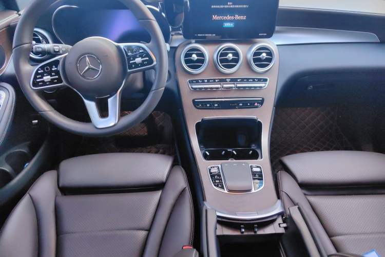 Used Mercedes-Benz GLC 2022 Facelift GLC 260 L 4MATIC Luxury Edition Center Console