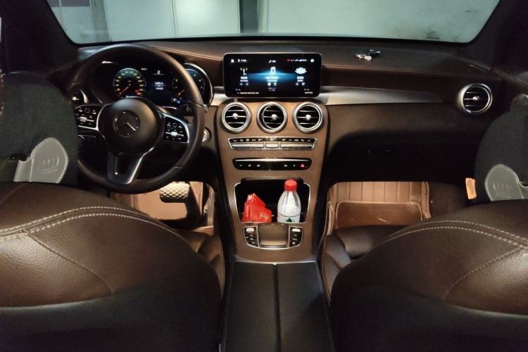 Used Mercedes-Benz GLC 2022 GLC 300 L 4MATIC Dynamic Model Center Console