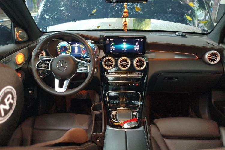 Used Mercedes-Benz GLC 2022 Second Facelift GLC 260 L 4MATIC Dynamic Edition Center Console