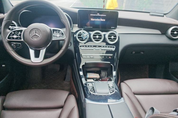 Used Mercedes-Benz GLC 2022 Facelifted GLC 260 L 4MATIC Dynamic Edition Center Console