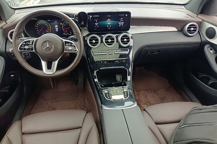 Used Mercedes-Benz GLC 2022 Facelifted GLC 260 L 4MATIC Dynamic Edition Center Console