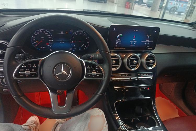 Used Mercedes-Benz GLC 2022 Second Facelift GLC 260 L 4MATIC Luxury Edition Center Console