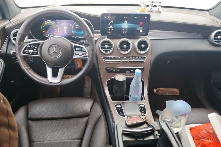 Used Mercedes-Benz GLC 2022 Second Facelift GLC 260 L 4MATIC Luxury Edition Center Console