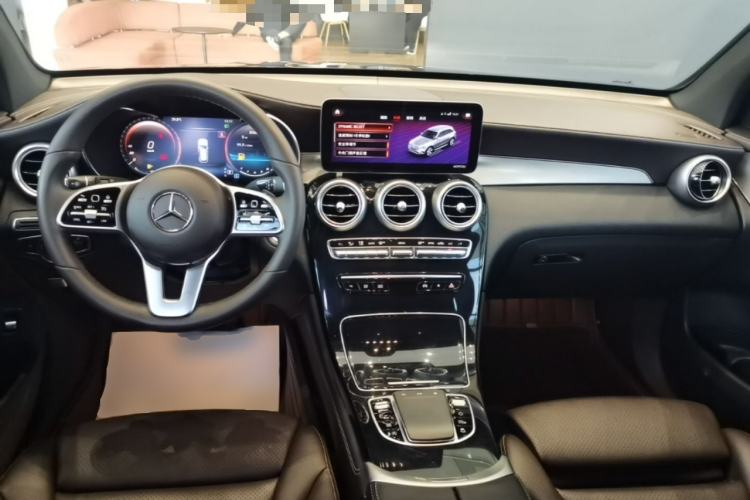 Used Mercedes-Benz GLC 2022 Refreshed GLC 260 L 4MATIC Dynamic Edition Center Console