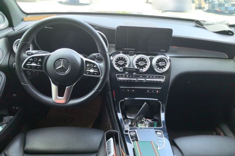 Used Mercedes-Benz GLC 2022 Second Facelift GLC 260 L 4MATIC Dynamic Edition Center Console