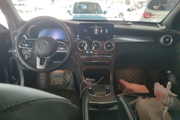 Used Mercedes-Benz GLC 2022 GLC 300 L 4MATIC Dynamic Edition Prestige Model Center Console