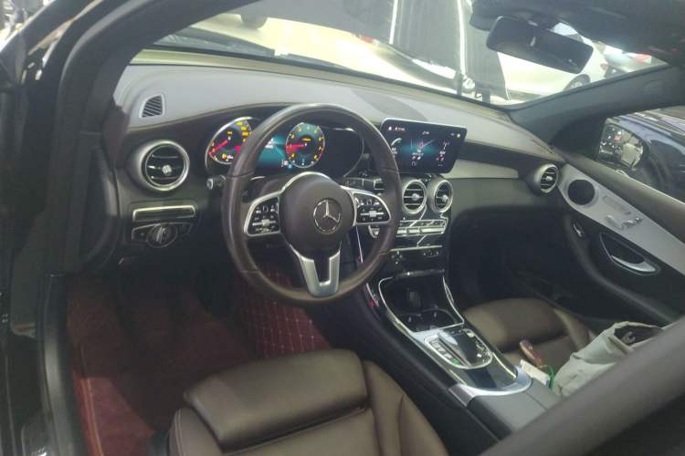 Used Mercedes-Benz GLC 2022 Facelifted GLC 260 L 4MATIC Dynamic Edition Center Console