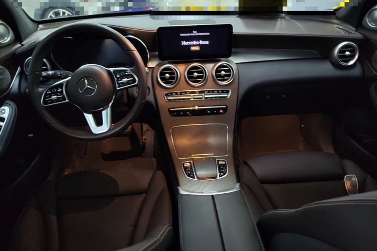 Used Mercedes-Benz GLC 2022 Second Facelift GLC 260 L 4MATIC Luxury Edition Center Console