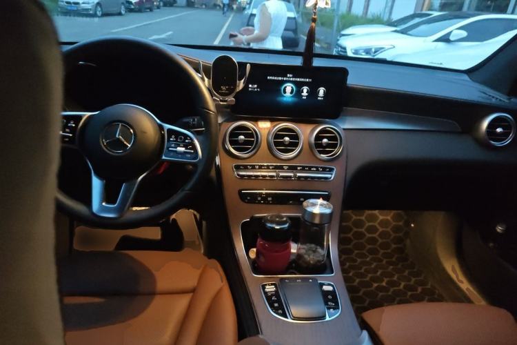 Used Mercedes-Benz GLC 2022 Facelift GLC 260 L 4MATIC Luxury Edition Center Console