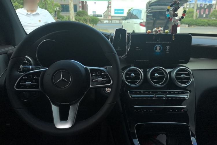 Used Mercedes-Benz GLC 2022 Refreshed GLC 260 L 4MATIC Dynamic Edition Center Console