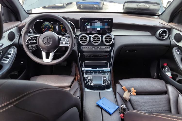 Used Mercedes-Benz GLC 2022 Refreshed GLC 260 L 4MATIC Dynamic Edition Center Console