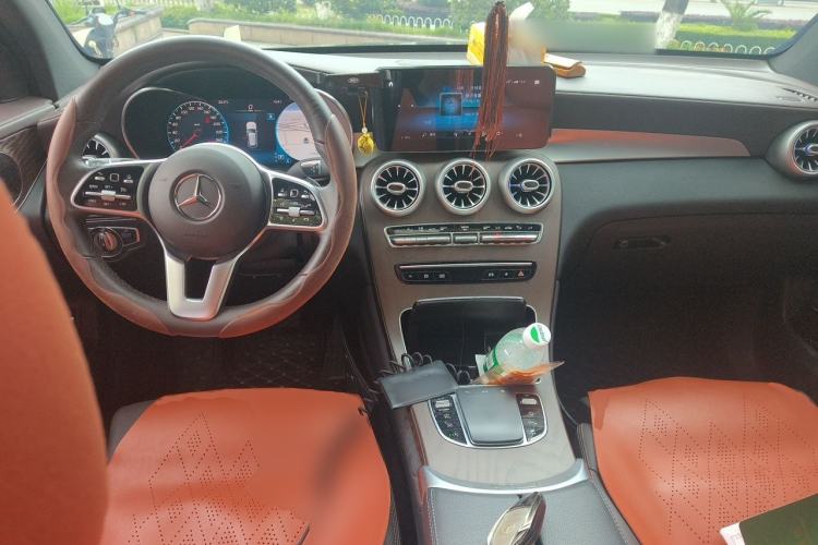Used Mercedes-Benz GLC 2022 Second Facelift GLC 260 L 4MATIC Luxury Edition Center Console