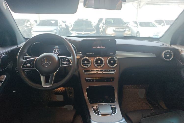 Used Mercedes-Benz GLC 2022 Facelift GLC 260 L 4MATIC Luxury Edition Center Console