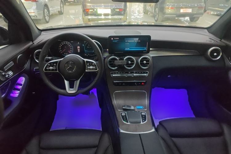 Used Mercedes-Benz GLC 2022 GLC 300 L 4MATIC Dynamic Edition Prestige Model Center Console