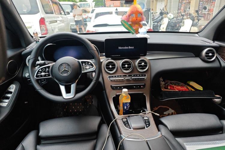 Used Mercedes-Benz GLC 2022 Facelifted GLC 300 L 4MATIC Luxury Edition Center Console
