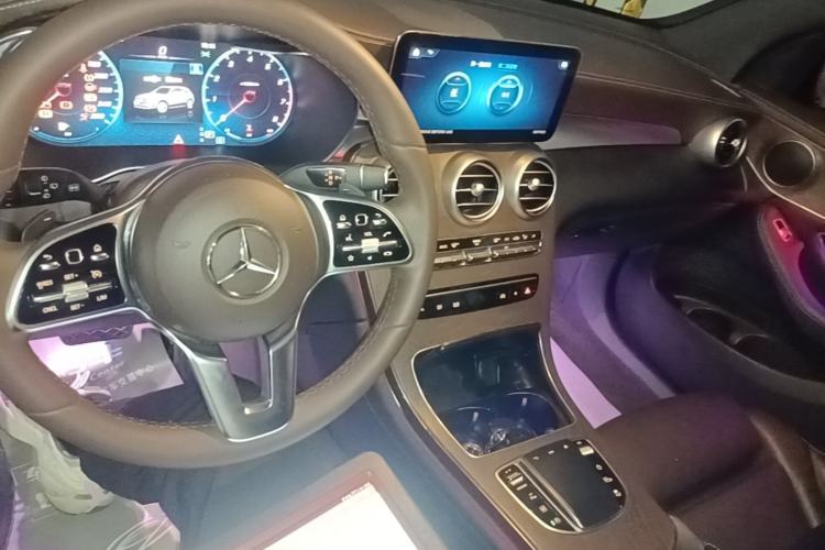 Used Mercedes-Benz GLC 2022 GLC 300 L 4MATIC Dynamic Edition Prestige Model Center Console