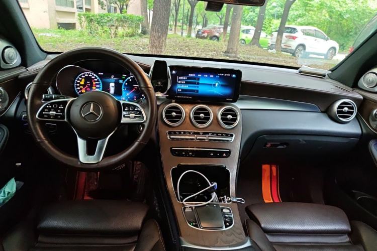 Used Mercedes-Benz GLC 2022 Refreshed GLC 300 L 4MATIC Dynamic Edition Center Console