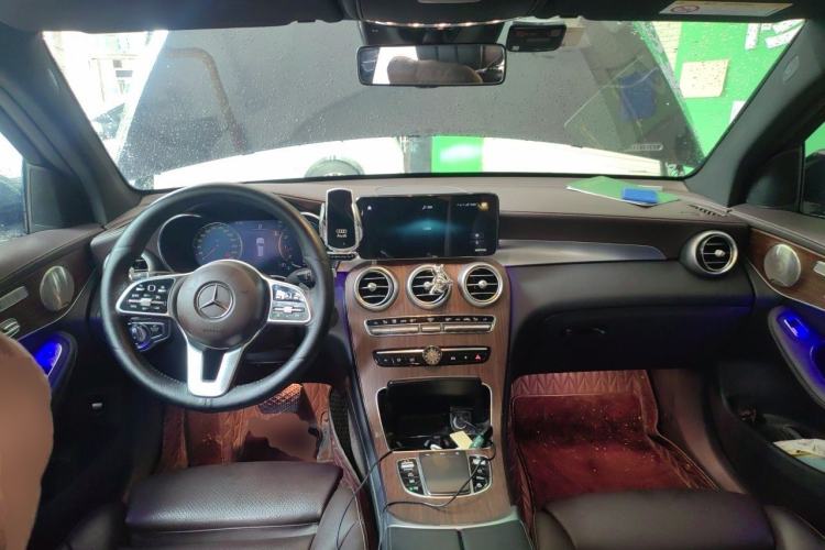 Used Mercedes-Benz GLC 2022 GLC 300 L 4MATIC Dynamic Model Center Console