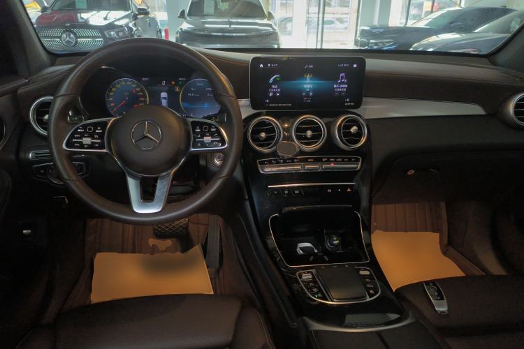 Used Mercedes-Benz GLC 2022 Refreshed GLC 260 L 4MATIC Dynamic Edition Center Console