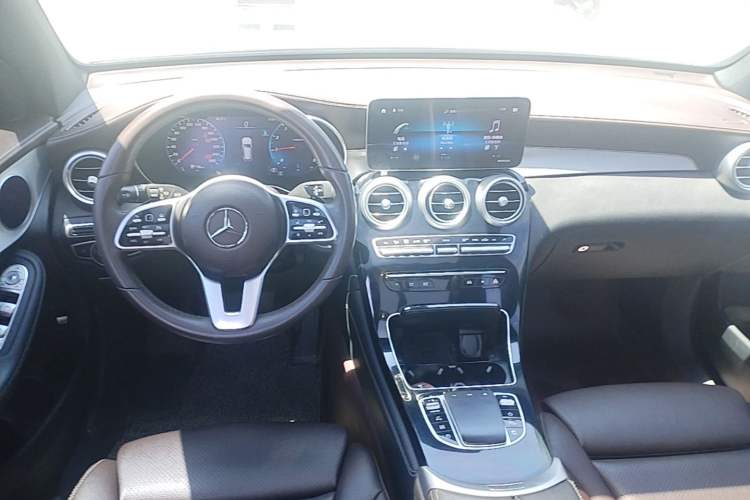 Used Mercedes-Benz GLC 2022 GLC 260 L 4MATIC Dynamic Edition Center Console