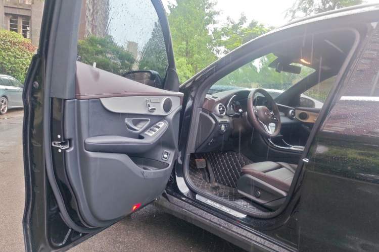 Used Mercedes-Benz GLC 2022 Facelifted GLC 260 L 4MATIC Dynamic Edition Driver Seat