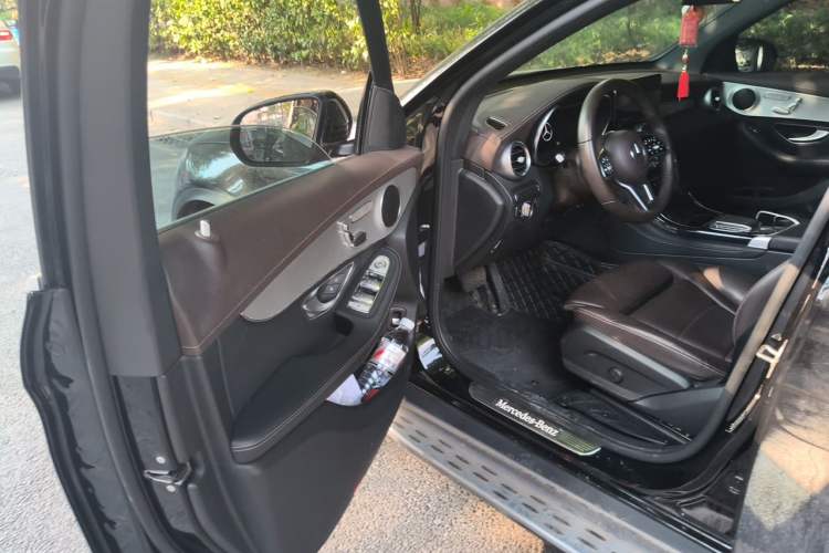 Used Mercedes-Benz GLC 2022 Facelifted GLC 260 L 4MATIC Dynamic Edition Driver Seat