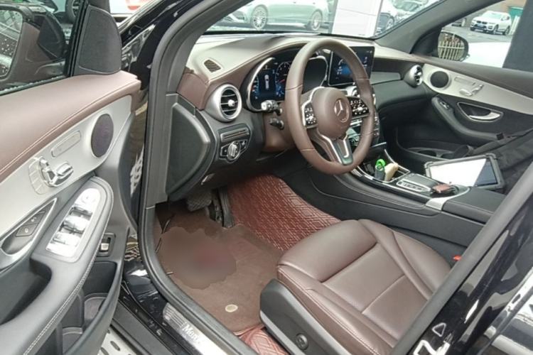 Used Mercedes-Benz GLC 2022 Second Facelift GLC 260 L 4MATIC Dynamic Edition Driver Seat