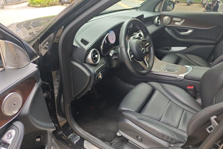 Used Mercedes-Benz GLC 2022 Second Facelift GLC 260 L 4MATIC Luxury Edition Driver Seat