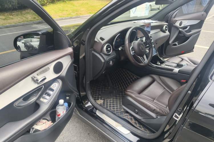 Used Mercedes-Benz GLC 2022 Refreshed GLC 260 L 4MATIC Dynamic Edition Driver Seat